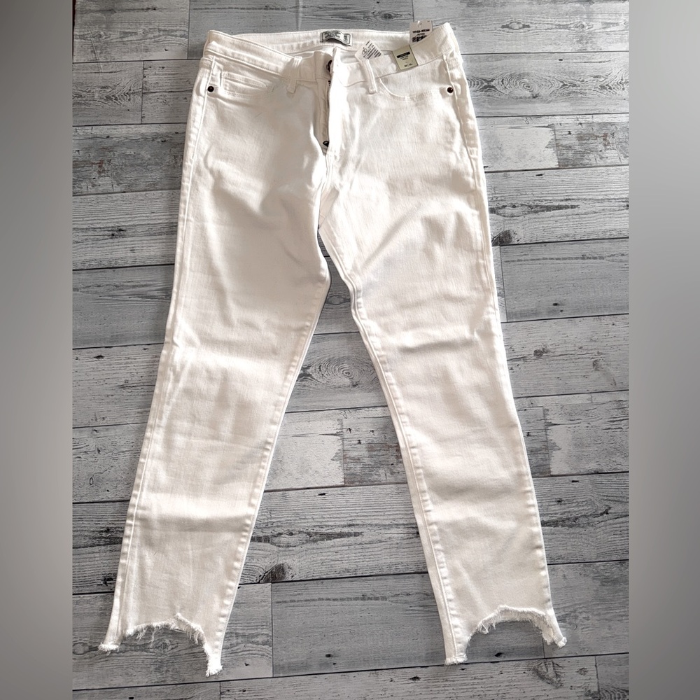 Abercrombie & Fitch White Skinny Jeans